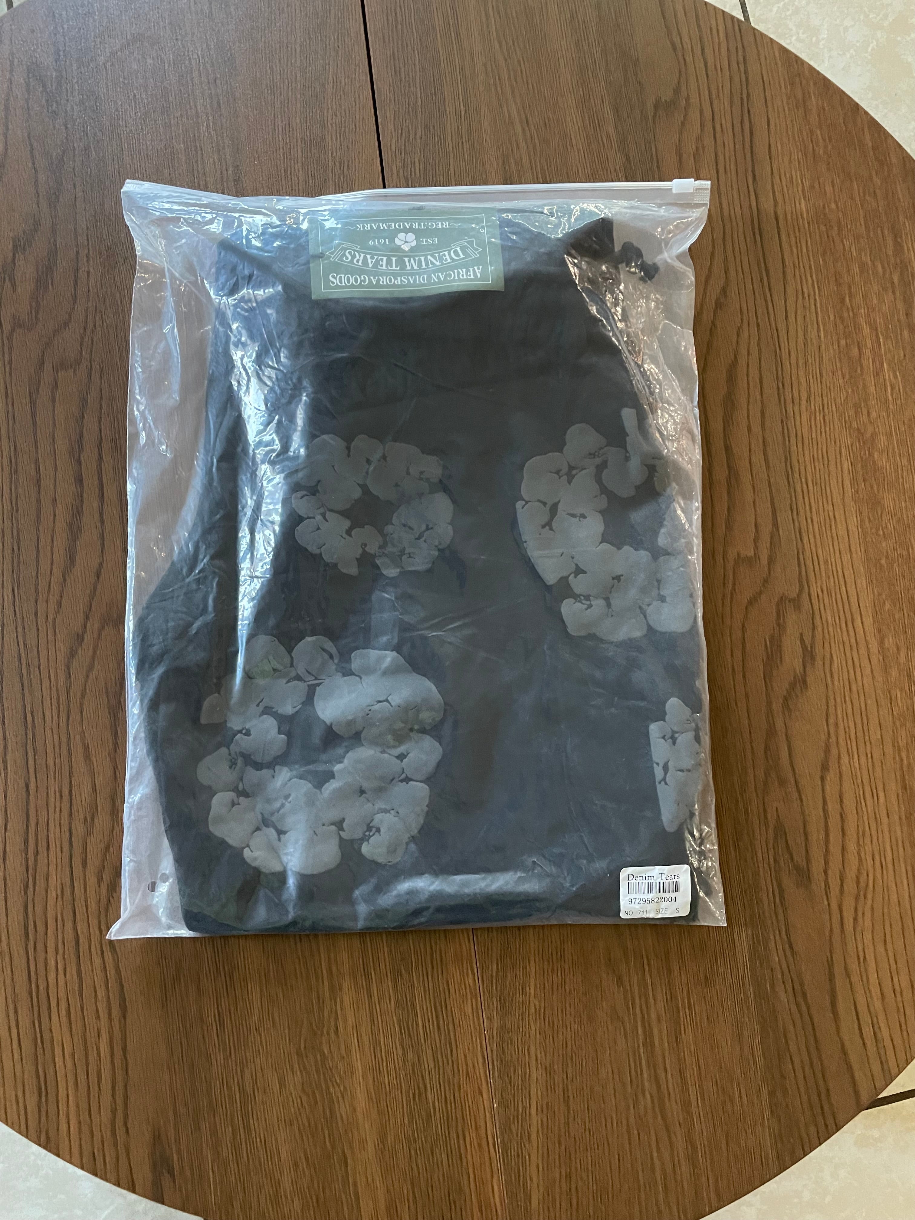 Denim tear shorts
